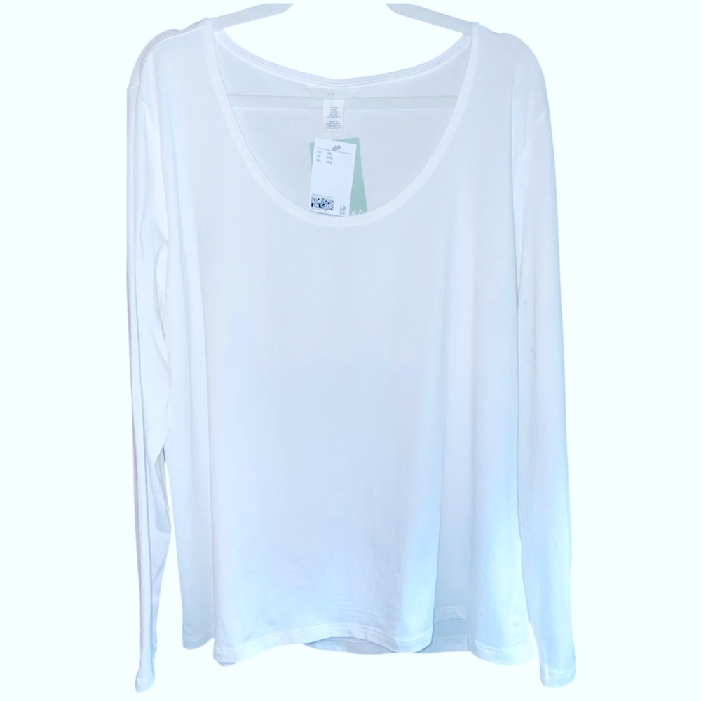 NWT H&M Fitted Long Sleeved White Top. Size 3XL.